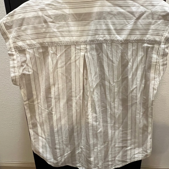 Threadgrit Button down top Tan & Cream stripe Size Small - Picture 7 of 7